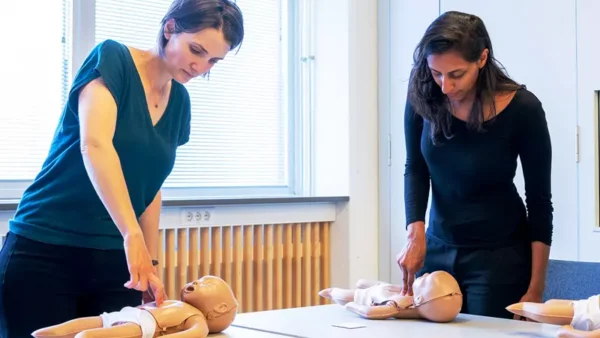 Mini Baby Laerdal - dmuchany przenośny fantom niemowlaka - obrazek 4