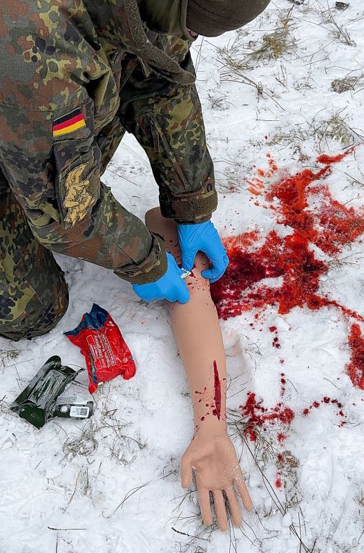 Ramię z krwawiącymi ranami - Trauma Tina - obrazek 4